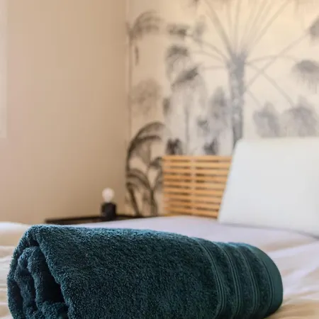 Appartement Juan Les Pins Rooftop, 2 Avec Parking *