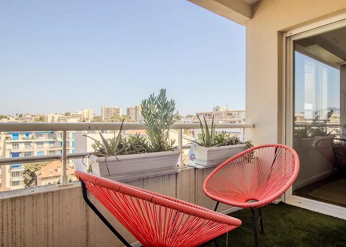 Juan Les Pins Rooftop, 2 Avec Parking アパート アンティーブ